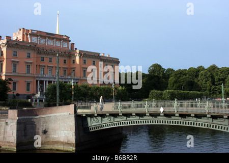 Chizhyk-Pyzhik statue and St. Michael's Castle, St. Petersburg, Russia Stock Photo