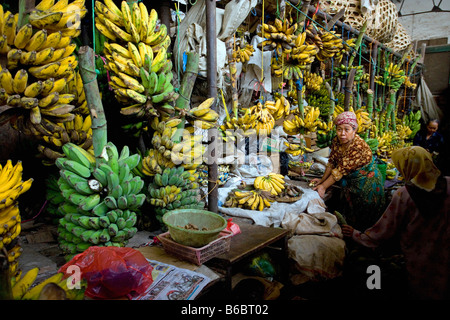 Indonesia, Surabaya, Java, Pasar Pabean market. Banana shop. Stock Photo