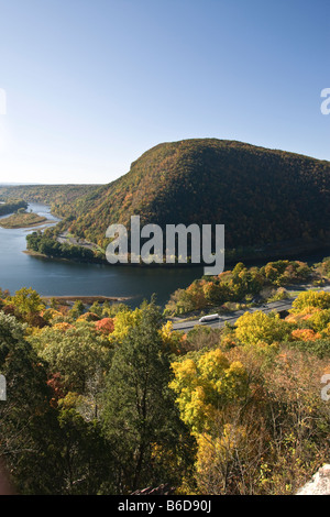 OVERLOOK FALL FOLIAGE MOUNT MINSI FROM MOUNT TAMMANY TRAIL APPALACHIAN ...