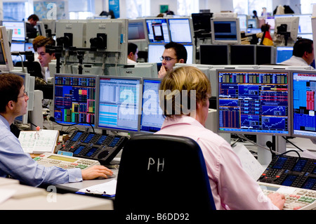 trading floor pics of Deutsche Bank London Wall 1 Great Winchester Street Winchester House London EC2N 2DB Stock Photo