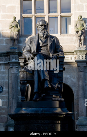 Charles Darwin Statue outside Shrewsbury Library, Shropshire, England Stock Photo