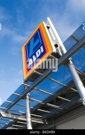 aldi budget supermarket shop shopping outlet cheap food discount discounted german retailer retail brand branding store sign Stock Photo