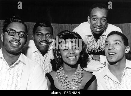 SMOKEY ROBINSON AND THE MIRACLES  US vocal group.  See Description below for names Stock Photo