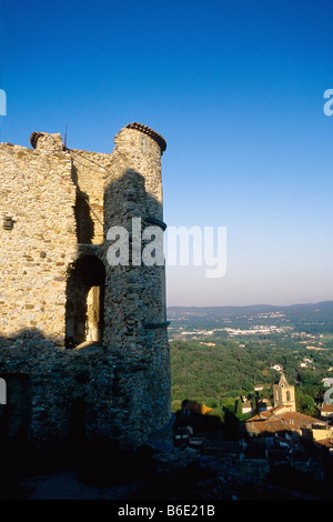 Ruins of the medieval tower castel of the village of Grimaud Stock Photo