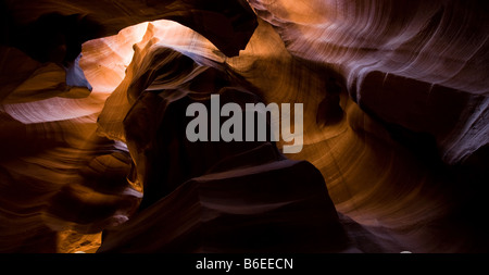 Sunlight through the roof of Upper Antelope Canyon (Tse Bighanilini') Stock Photo