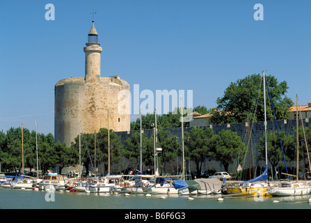 Elk139 3029 France Provence Camargue Aigues Mortes town and Constance tower 13th c Stock Photo