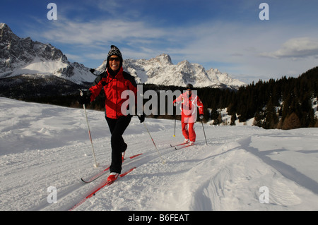 Nordic or cross-country skiers on the Alpe Nemes Alps, High Puster Valley or High Puster Valley or Alto Pusteria, Bolzano-Bozen Stock Photo