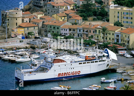 Ferryboat in the harbour of Giglio Porto, Isola del Giglio, province of Grosseto, Tuscany, Italy, Europe Stock Photo