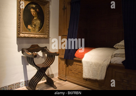 NETHERLANDS Noord Holland Amsterdam Rembrandthuis The Rembrandt House & Museum  - Bedroom Stock Photo