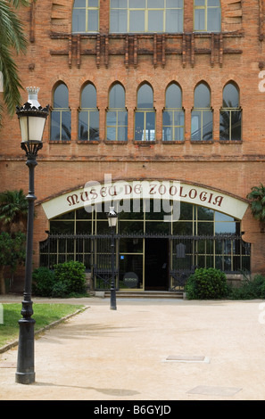 The Zoology Museum is housed in the Castell dels Tres Dragons building in Ciutadella Park, La Ribera, Barcelona, Spain Stock Photo