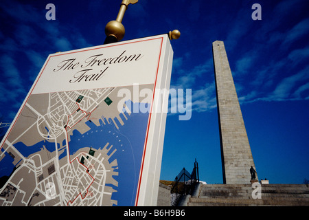 USA Boston Charlestown The obelisk of the Bunker Hill monument and the Freedom Trail Stock Photo