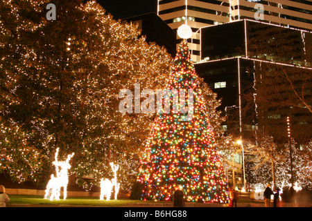 Christmas lights in downtown Richmond, Virginia Stock Photo: 21283440