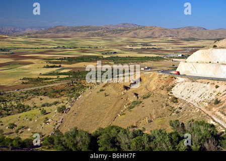 Southeastern Turkey, valley with highways in Batman province, Upper Mesopotamia Stock Photo