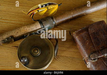 Uk antique salmon fishing tackle hi-res stock photography and images - Alamy