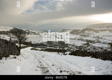 Snow covers the fields and lanes around Kettlewell and Upper Wharfedale, in the Yorkshire Dales Stock Photo