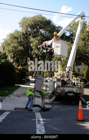 Georgia power electricity service engineers working in the city center of Savannah USA Stock Photo