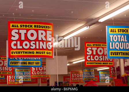 Closing down signs in Woolworths store UK December 2008 Stock Photo