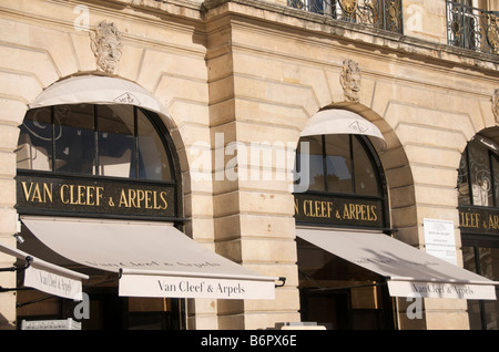 France, Paris, place Vendome, Van Cleef & Arpels jewellery (model ...
