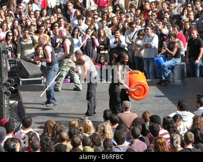 audience watching Stomp cast members performing at the American University in Cairo, Cairo, Egypt Stock Photo