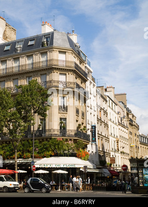 Cafe de Flore on the corner of Boulevard Saint Germain, and Rue St. Benoit in the Saint Germain des Pres district of Paris Stock Photo