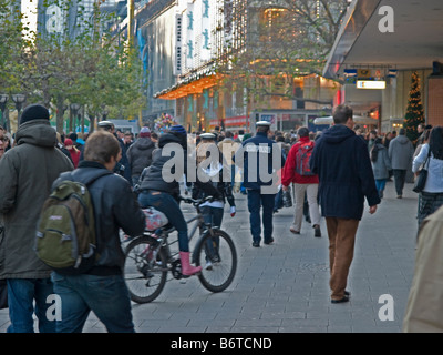scramble in the pedestrian area in the shopping street Zeil in the city of Frankfurt am Main