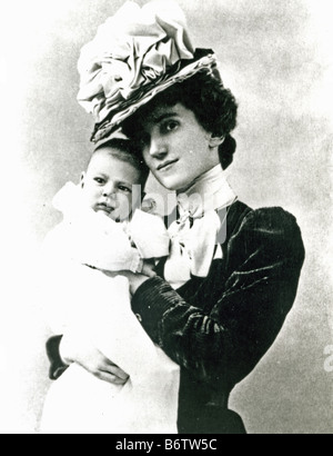 HUMPHREY BOGART  US film actor as a child with his mother Stock Photo