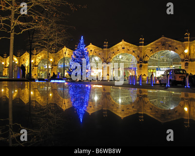 Sheffield Railway Station at night Stock Photo