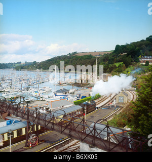 A train departing from Kinsgwear Station on the Paignton and Dartmouth Steam Railway behind ex-GWR steam locomotive 5239 Goliath Stock Photo