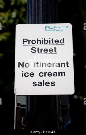 Sign prohibiting itinerant ice cream sellers Stock Photo