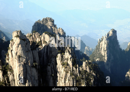 Granite mountains, Huangshan Geopark, Yellow Mountain, Anhui, China. Stock Photo