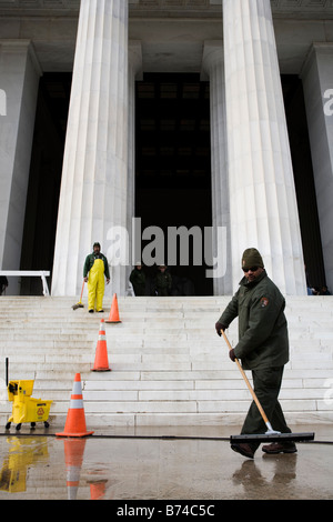 Maintenance crew cleaning at the Lincoln Memorial - Washington, DC USA Stock Photo