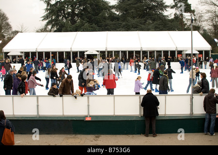 Skaters in Kew Gardens, London Stock Photo