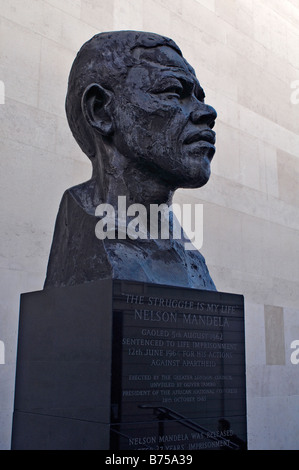 The sculpture head of Nelson Mandela on the South Bank Stock Photo