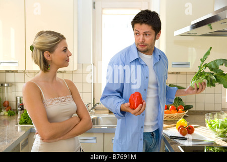 Paar in der Kueche. couple in the kitchen Stock Photo