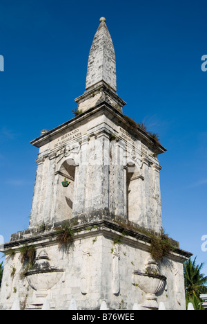 Magellan’s Marker, Mactan Shrine, Magellan Bay, Mactan Island, Cebu, Visayas, Philippines Stock Photo