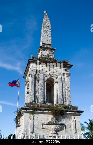 Magellan’s Marker, Mactan Shrine, Magellan Bay, Mactan Island, Cebu, Visayas, Philippines Stock Photo