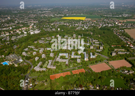 Aerial photograph, estate of highrise flats, LEG, Whitehall, Erasmusstrasse 12 - 1, tennis courts, Essen-Bergmannsfeld, Rhinela Stock Photo