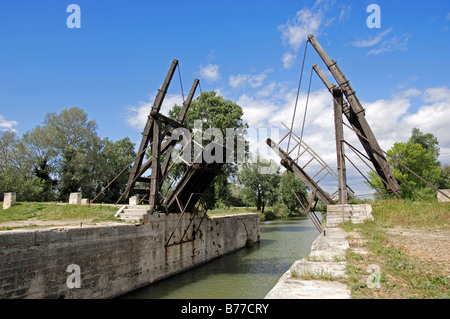 Vincent van Gogh bridge, Le Pont van Gogh, Pont de Langlois, drawbridge, Arles, Bouches-du-Rhone, Provence-Alpes-Cote d'Azur, S Stock Photo