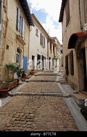 Lane, Arles, Bouches-du-Rhone, Provence-Alpes-Cote d'Azur, Southern France, France, Europe Stock Photo