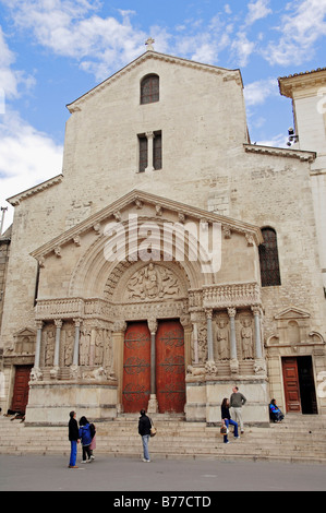 Cathedral Saint Trophime, Arles, Bouches-du-Rhone, Provence-Alpes-Cote d'Azur, Southern France, France, Europe Stock Photo