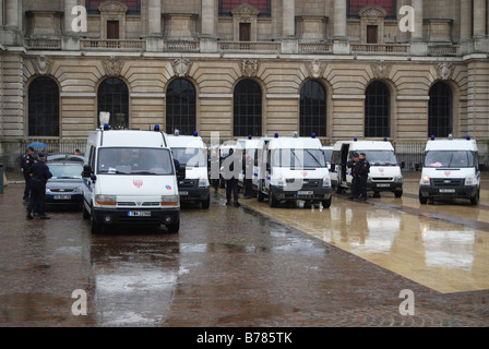 Palais des Beaux Arts with police force in attendance at Braderie time Stock Photo