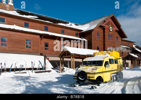 snow yellowstone winter park alamy faithful lodge bombardier national xanterra geyser basin upper