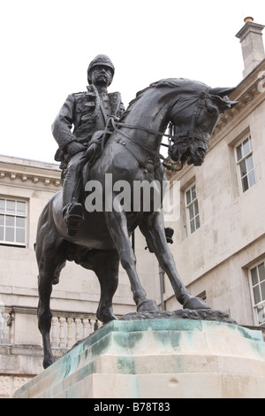 A statue of Field Marshal Frederick Sleigh Roberts at the Horse Guards Parade in Whitehall London UK Stock Photo