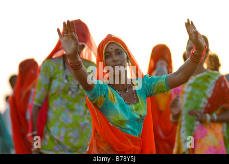 Woman dancing, Ram Devra pilgrims festival, Ramdevra, Pokhran, Rajasthan, North India, Asia Stock Photo