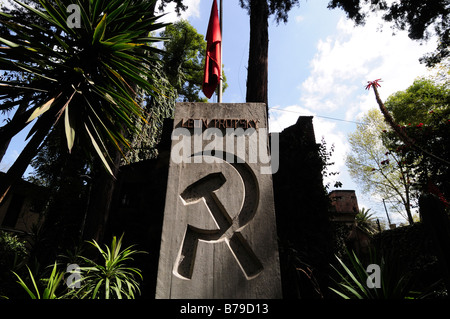 Grave of Leon Trotsky in patio of his house in Mexico City Stock Photo