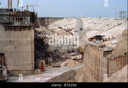 Dubai UAE Dubai Dry Dock  Concrete Walls  Uk Engineers Stock Photo