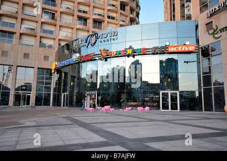 Israel Tel Aviv the main entrance to the Weizman Center Shopping mall Stock Photo