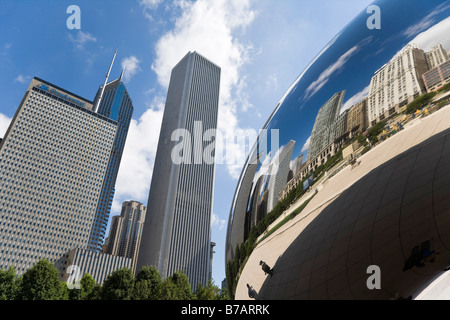 Cloud Gate Monument and Buildings, Chicago, Illinois, USA Stock Photo