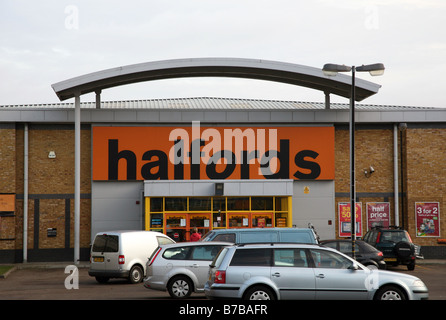 Halfords superstore in South London Stock Photo