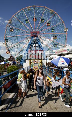 Deno's Wonder Wheel Amusement Park, Coney Island, Brooklyn, New York City, USA Stock Photo